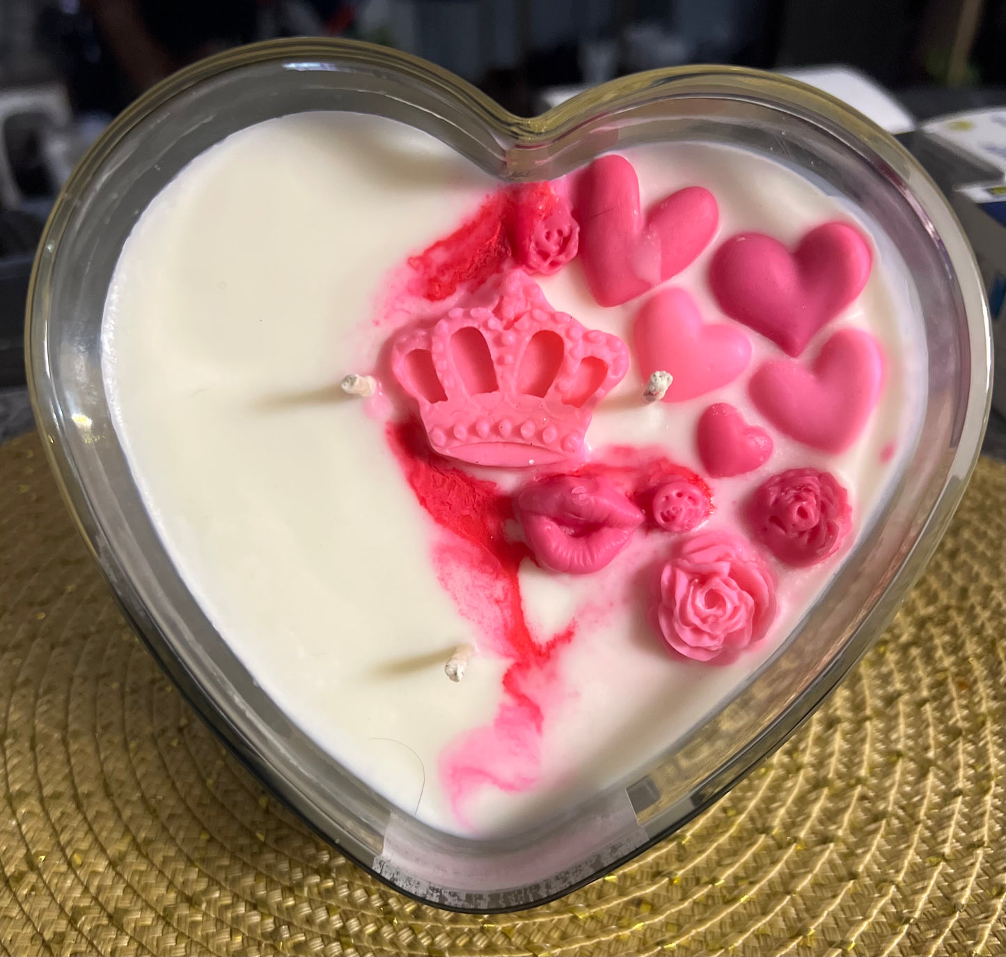 12 oz 3 wick- Fit for a “Queen”